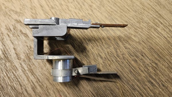 Bearing shaft w adjusting shaft and part of tonearm Beogram 4000 4002 4004 6000 - Bild 3
